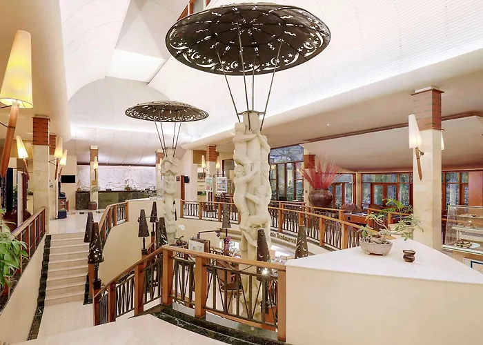 Grand Tropic Suites Hotel Surabaya