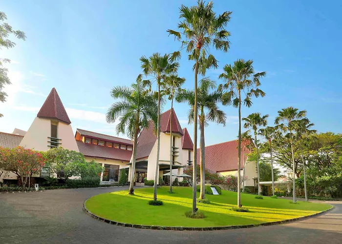Grand Tropic Suites Hotel Surabaya